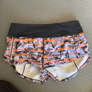 2.5 inch lululemon shorts
